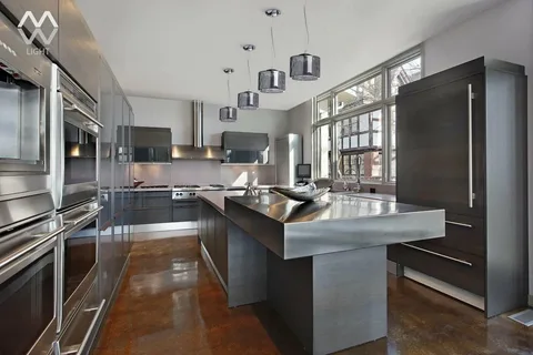 How Smart Home Tech Fits Into Modern Remodels